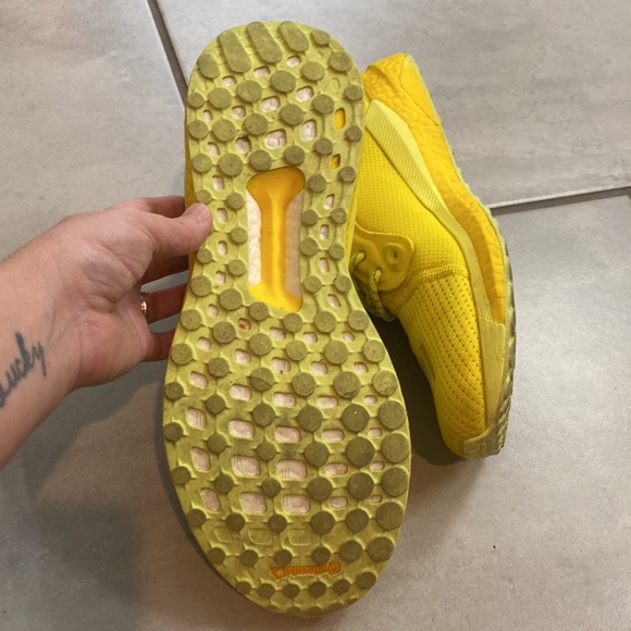 Adidas Pharrell x Solar Hu Glide 'Bright Yellow' shoe, size 9 - Picture 4 of 4